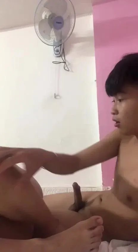 Poster of Bạn thân hết 3 năm tao bú cặc cho mày và mày móc lồn cho tao chứ không được đụ.