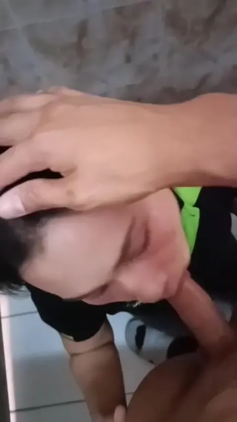 Poster of Full seri e ladyboy mặt dâm thèm cu chuyên trốn trg nvs xin bú cu trai lạ đi đái #2