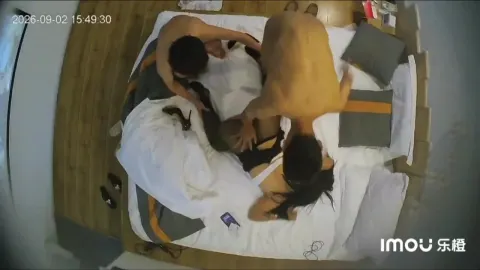 Poster of Hack cam, Phát Hiện Em Chubby Three Some Bú cu đjt tập thể với nhiều người