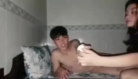 Poster of Làm Tình Với Đứa Bạn Thân Dâm Đãng Mới Chia Tay Ny Rủ Em Đụ Luôn