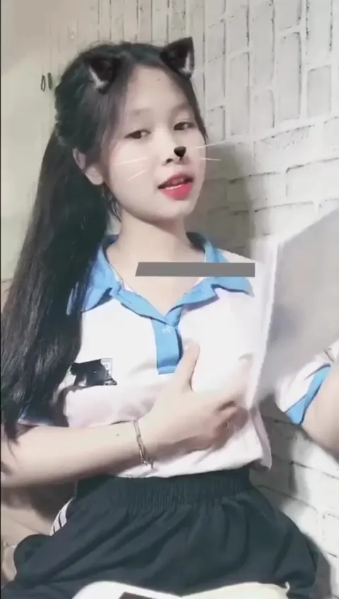 Poster of Linh Đan k10 e nó xoa lồn ra nc còn khoe nx