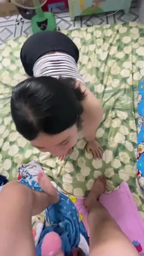 Poster of Ngày lễ mn đi xem pháo hoa, còn em ở nhà làm con phò cho chủ nhân vẫn chưa đủ em muốn
