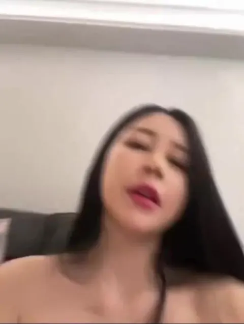 Poster of Thu Trà 2k, Vay tiền bằng clip khoe Vú to Lồn ko lông thủ dâm rên rỉ