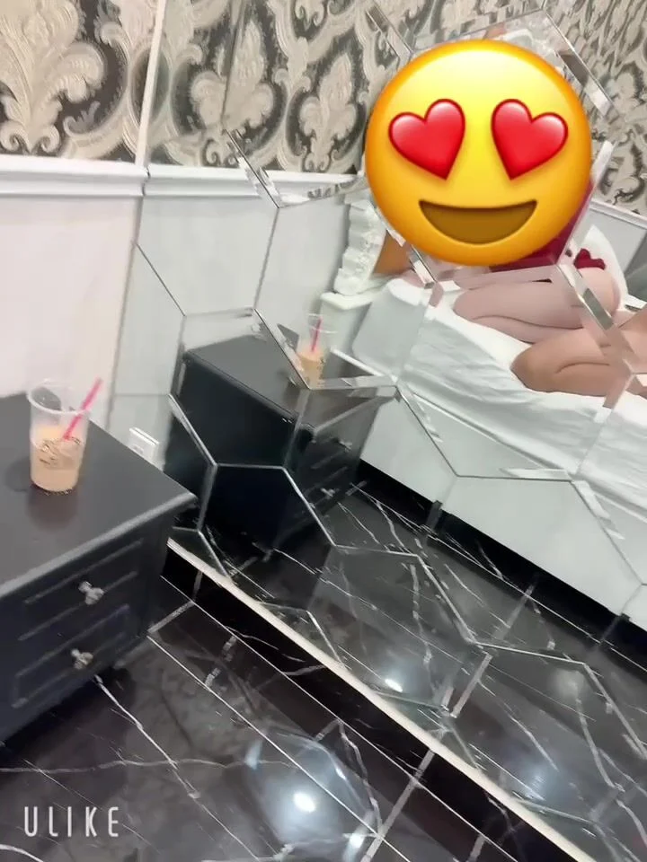 Nhỏ em vợ dâm bím múp k lông nhẵn bóng siêu cấp nứng lồn,mới chạm tí đã rỉ nc r #2